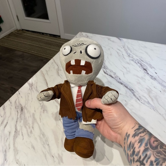 Plants vs Zombies 10” Zombie Stuffed Plush Toy - Picture 4 of 7